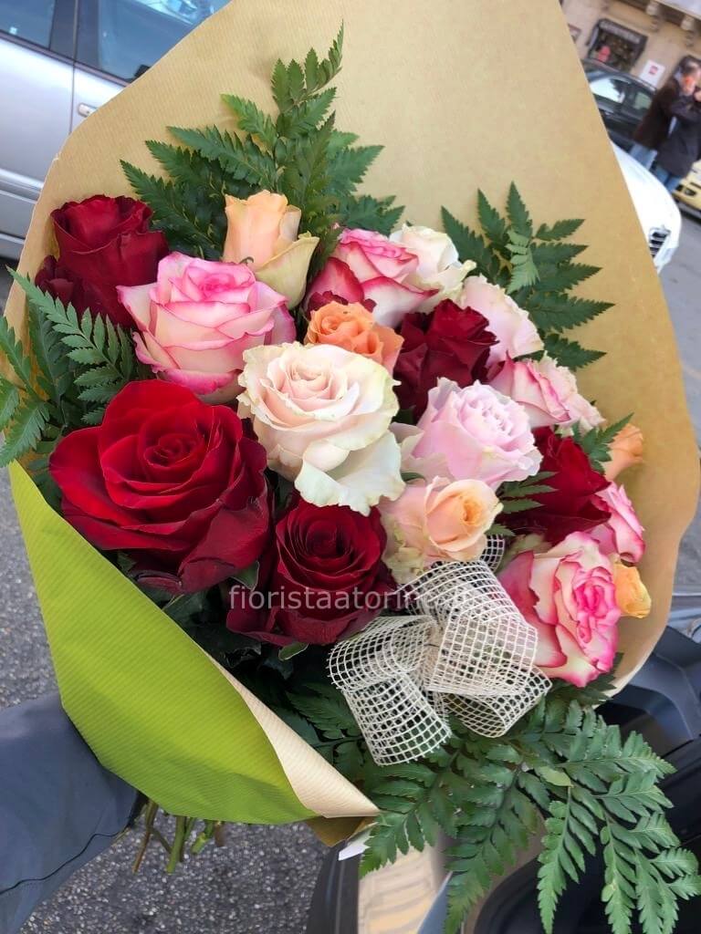 Bouquet di rose miste » Fiori a Torino. Fiorista a Torino per acquisti e  invio a domicilio di fiori e piante a Torino.